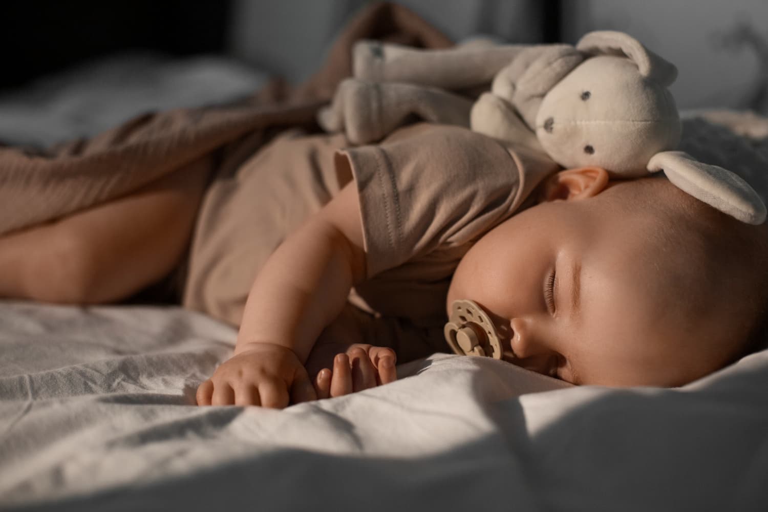 https://www.emagrecermamaefit.com.br/uploads/Guia_Completo_para_o_Sono_do_Bebê_Dicas_e_Técnicas_para_Noites_Tranquilas_(3)-1699c142.jpg